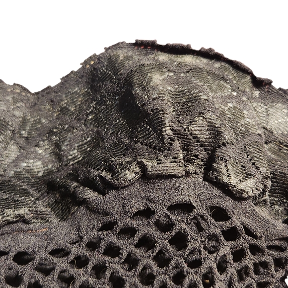 Black Fishnet Thigh Hi Stockings Wit Blk Lace At Top》 Swipe》 NWOT - Picture 3 of 3